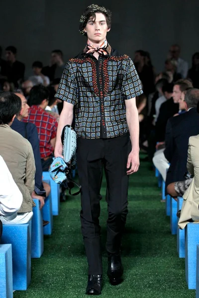 Look 34